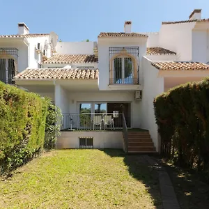 Wintowinrentals Townhouse, Pool & Beach Holiday home Marbella